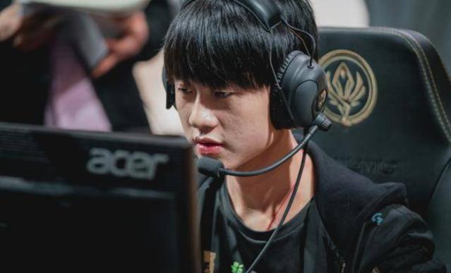 解说Munch评价RNG新阵容：这次Xiaohu可以carry